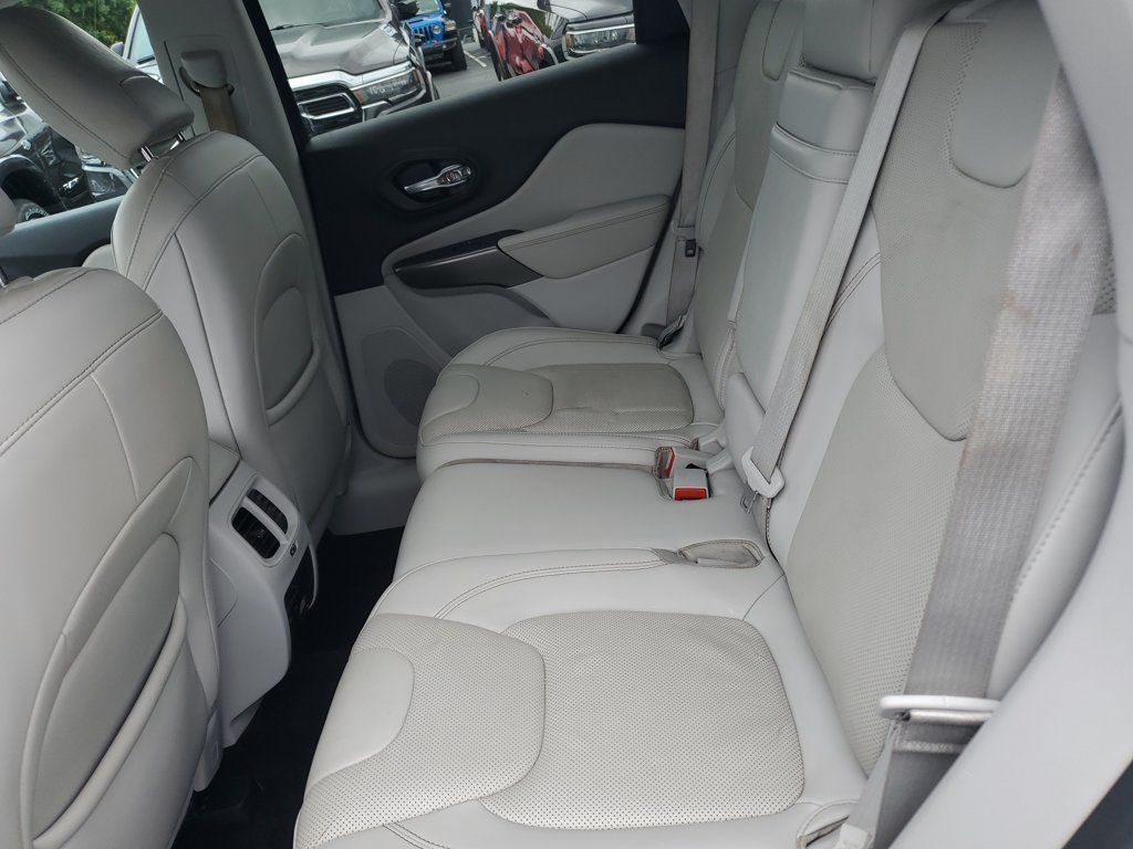 Certified 2019 Jeep Cherokee Limited w/ Luxury Group FWD image 12