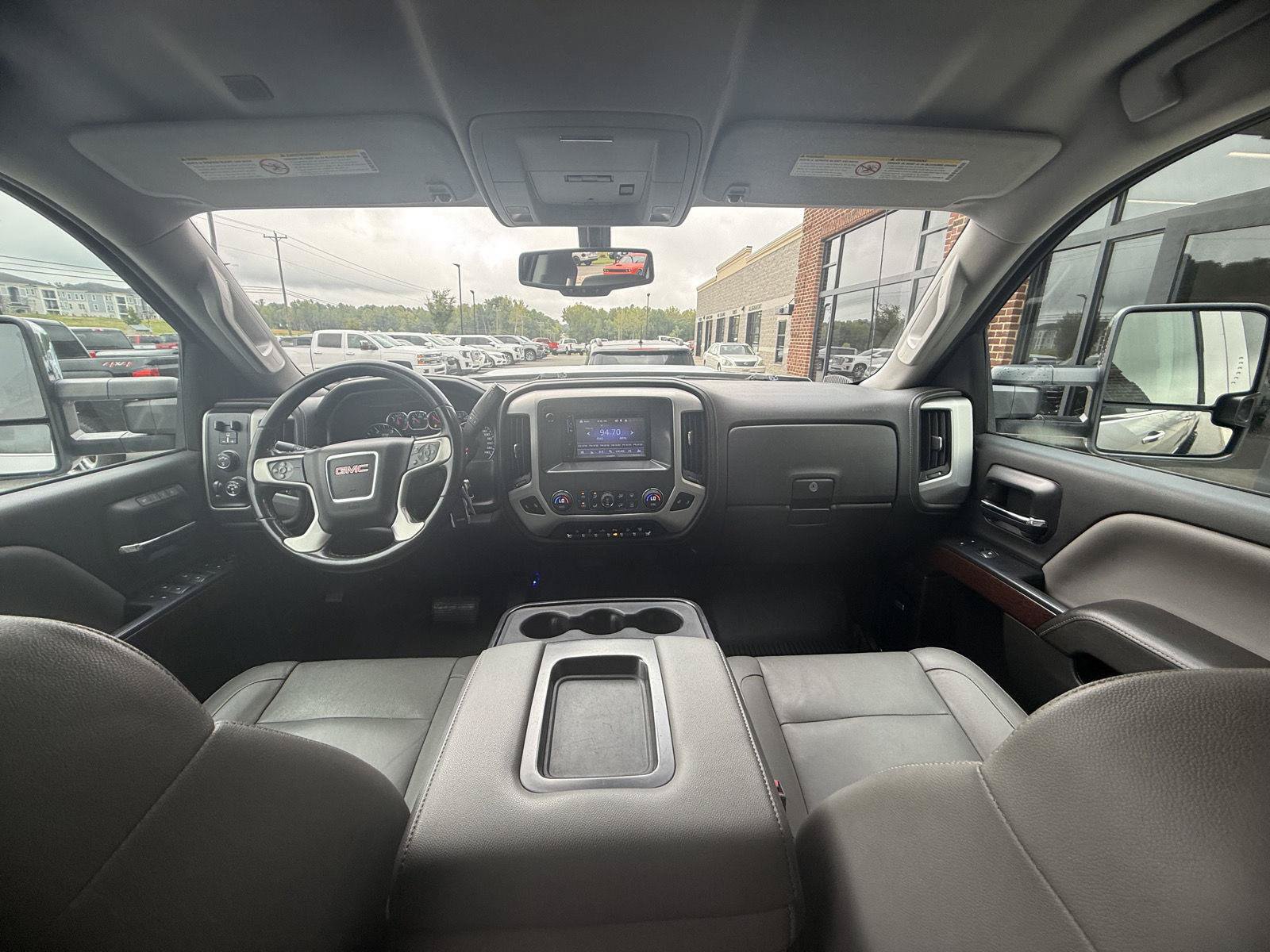 Used 2018 GMC Sierra 2500 SLT w/ Duramax Plus Package AWD/4WD image 4