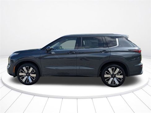 New 2025 Mitsubishi Outlander SEL image 6