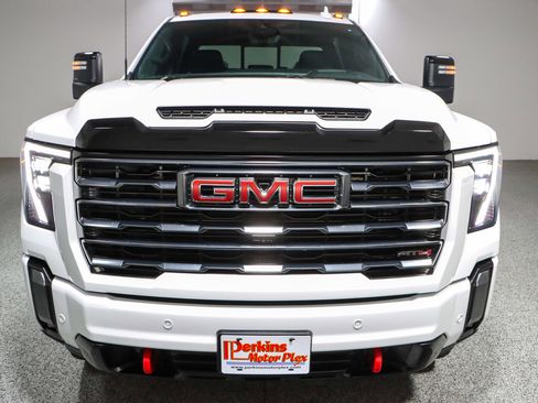 Used 2024 GMC Sierra 2500 AT4 w/ AT4 Premium Plus Package image 4