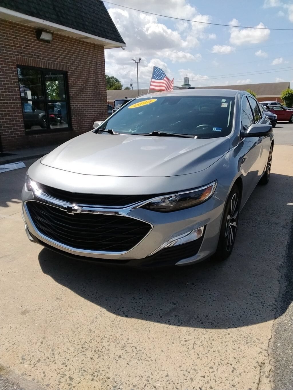 Used 2024 Chevrolet Malibu RS FWD image 1