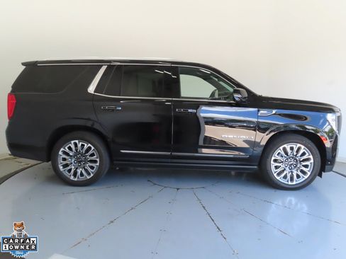 Used 2024 GMC Yukon Denali Ultimate AWD/4WD image 2