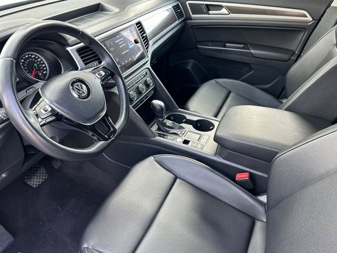 Used 2019 Volkswagen Atlas SE w/ Panoramic Sunroof Package image 10