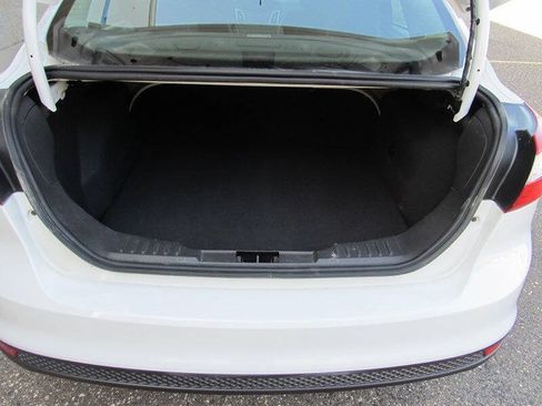 Used 2014 Ford Focus SE FWD image 9