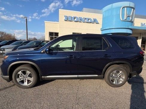 New 2025 Honda Pilot EX-L image 2
