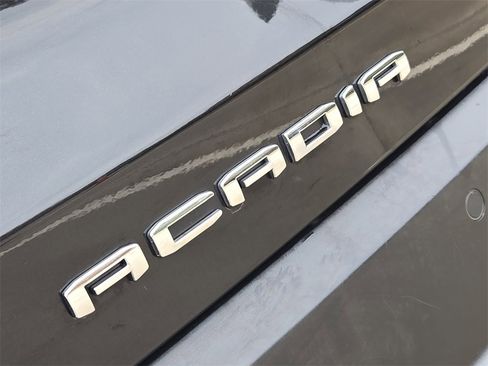 Used 2022 GMC Acadia AT4 w/ Technology Package image 13