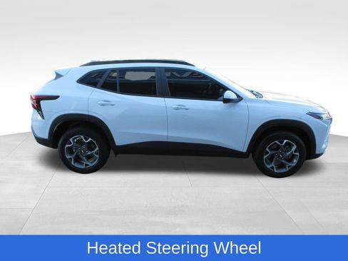 Certified 2024 Chevrolet Trax LT w/ Driver Confidence Package FWD image 6