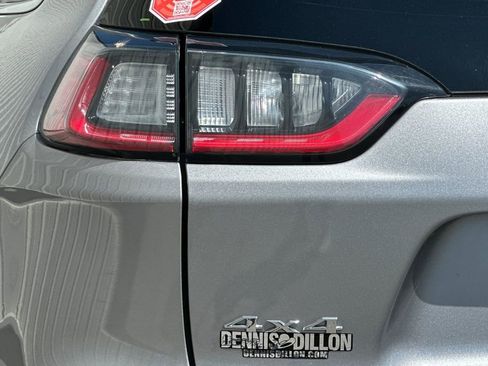 Used 2022 Jeep Cherokee Limited w/ Mopar Interior Package image 27