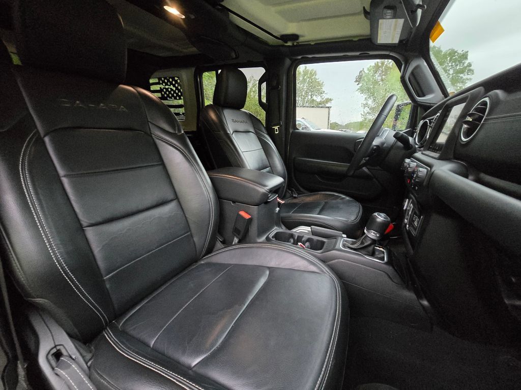 Used 2018 Jeep Wrangler Unlimited Sahara w/ Cold Weather Group AWD/4WD image 24