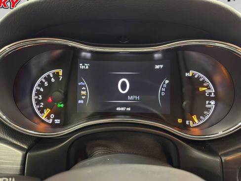 Used 2019 Jeep Grand Cherokee Laredo w/ Laredo X Package image 29