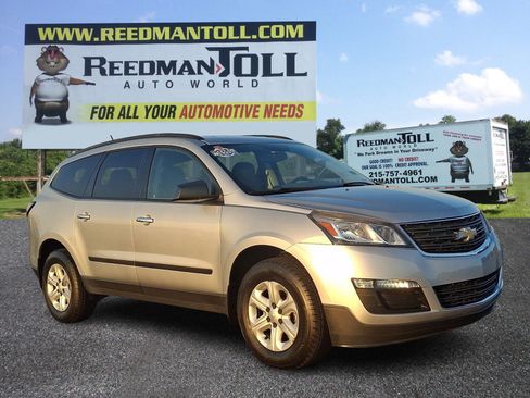 Used 2017 Chevrolet Traverse LS FWD image 1