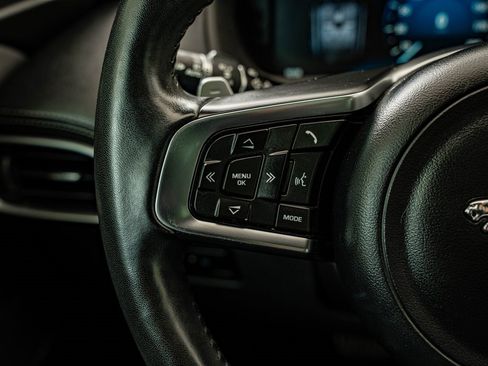 Used 2017 Jaguar F-PACE S image 20
