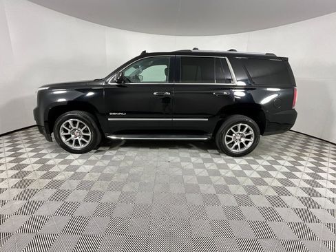 Used 2019 GMC Yukon Denali image 2