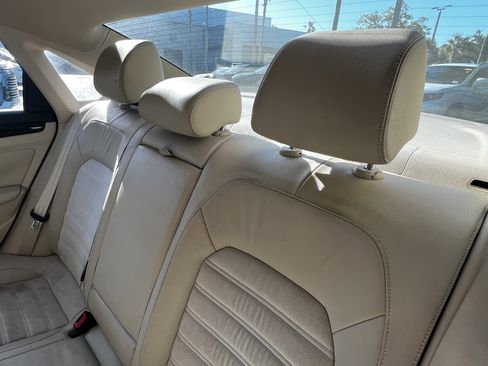 Used 2014 Volkswagen Passat TDI SEL Premium image 32