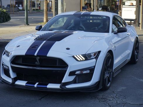 Used 2020 Ford Mustang Shelby GT500 w/ Carbon Fiber Track Pack image 3