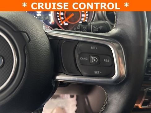 Used 2018 Jeep Wrangler Unlimited Sahara image 16