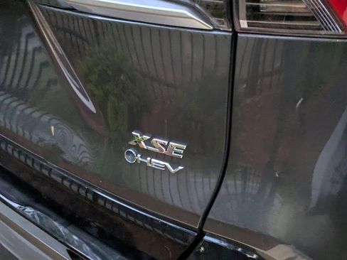 Used 2025 Toyota RAV4 XSE image 8