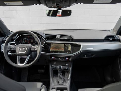 New 2025 Audi Q3 2.0T Premium image 10