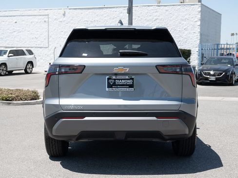 Used 2026 Chevrolet Equinox LT FWD image 5
