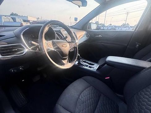 Used 2018 Chevrolet Equinox LT AWD/4WD image 6