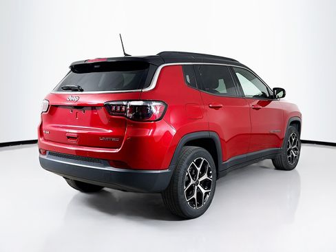 Used 2025 Jeep Compass Limited AWD/4WD image 30