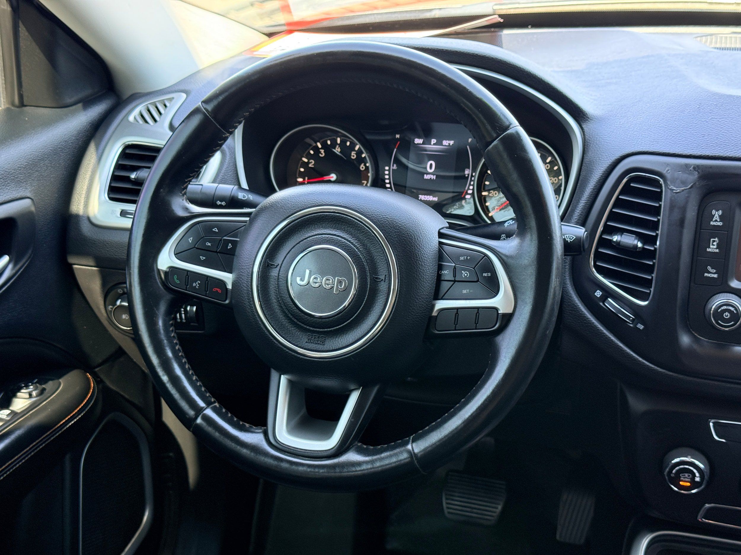 Used 2018 Jeep Compass Latitude AWD/4WD image 17