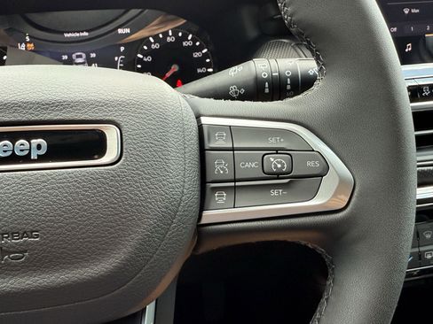 New 2025 Jeep Compass Limited w/ Sun & Sound Group image 22