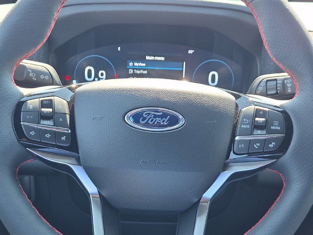 Used 2026 Ford Explorer ST-Line w/ ST-Line Street Pack RWD image 29