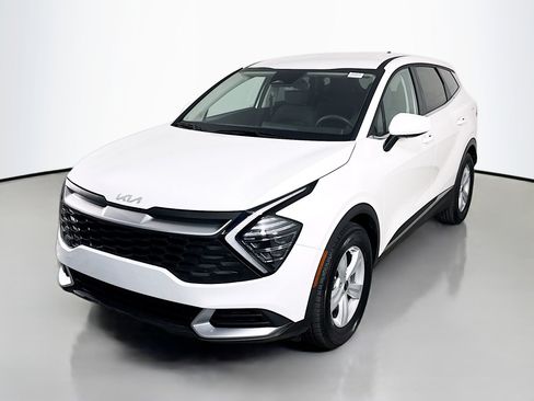Used 2025 Kia Sportage LX FWD image 4