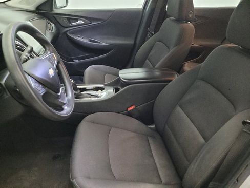 Used 2019 Chevrolet Malibu LT image 17