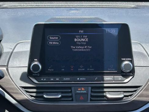 Used 2024 Nissan Altima 2.5 SV FWD image 18