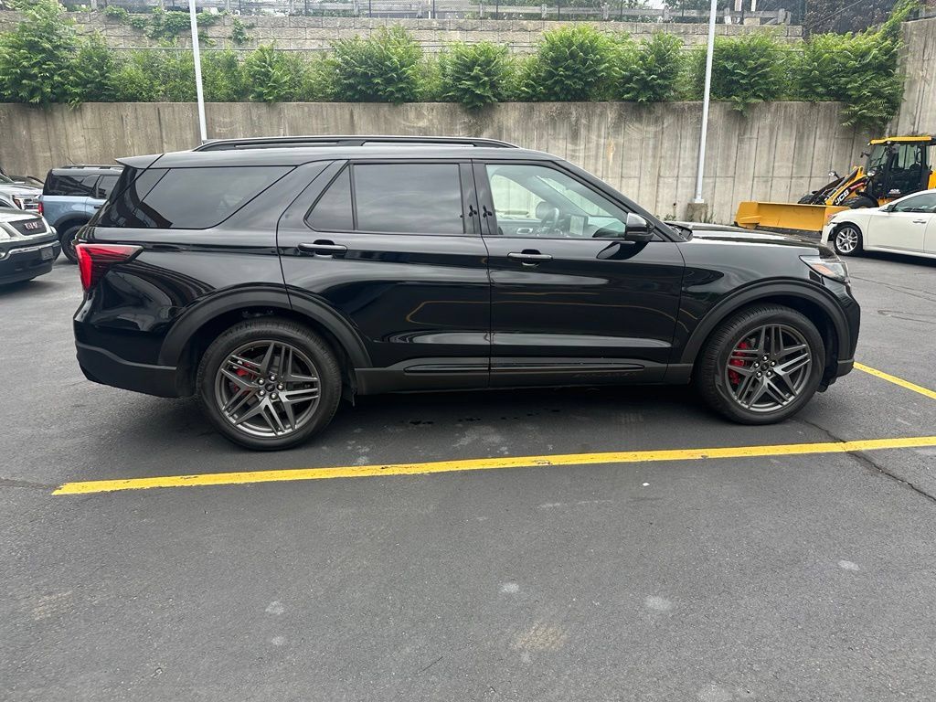 Used 2026 Ford Explorer ST AWD/4WD image 4
