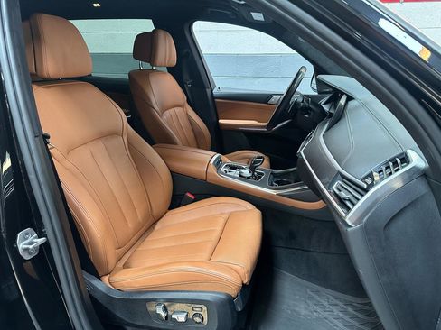 Used 2022 BMW X7 xDrive40i w/ Executive Package AWD/4WD image 9