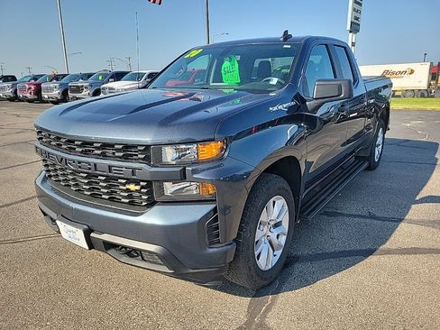 Used 2020 Chevrolet Silverado 1500 Custom w/ Custom Value Package AWD/4WD image 1