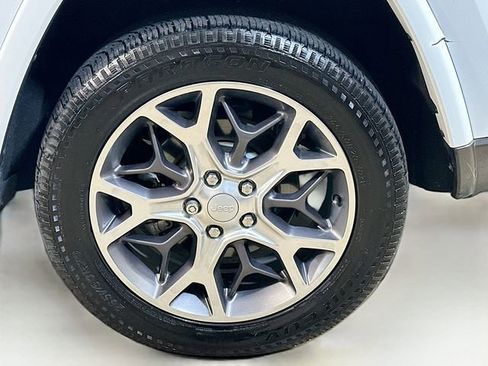 Used 2018 Jeep Grand Cherokee Limited image 6