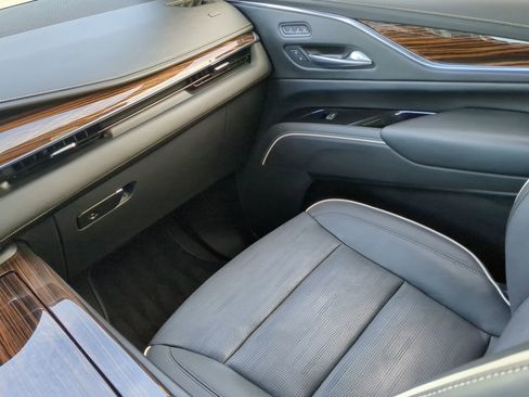 Used 2021 Cadillac Escalade ESV Premium Luxury AWD/4WD image 53