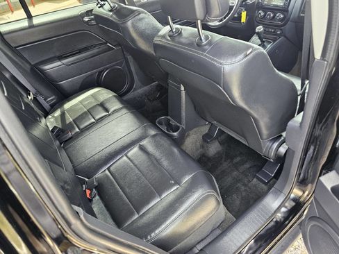 Used 2016 Jeep Patriot High Altitude AWD/4WD image 10