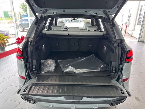 New 2026 BMW X5 xDrive40i w/ M Sport Package AWD/4WD image 9