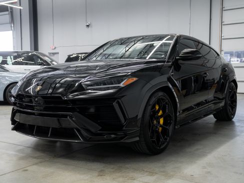 Used 2023 Lamborghini Urus Performante AWD/4WD image 5