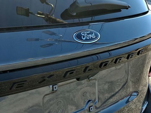 Certified 2025 Ford Explorer ST-Line w/ ST-Line Street Pack image 30