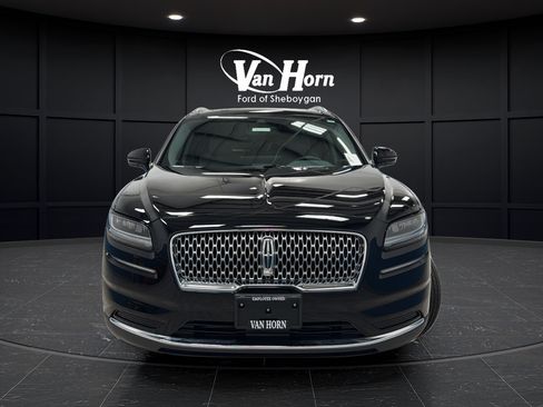 Used 2023 Lincoln Nautilus Reserve AWD/4WD image 2