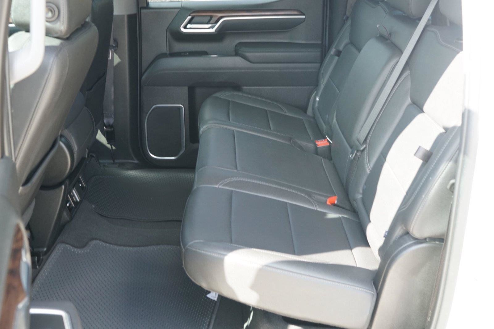 Used 2025 GMC Sierra 1500 SLT RWD image 22