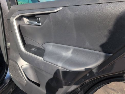 Used 2024 Toyota RAV4 XLE FWD image 35