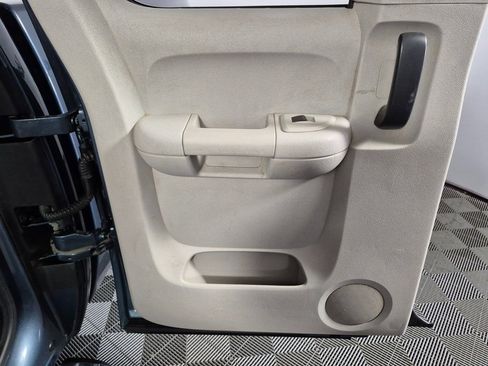 Used 2011 Chevrolet Silverado 2500 LT w/ Interior Plus Package image 22