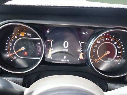 Used 2021 Jeep Wrangler Sport AWD/4WD image 13