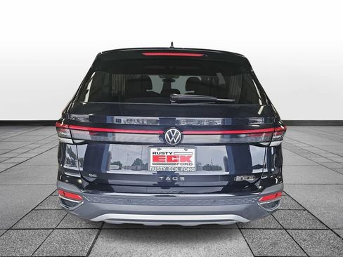 Used 2025 Volkswagen Taos SE FWD image 6