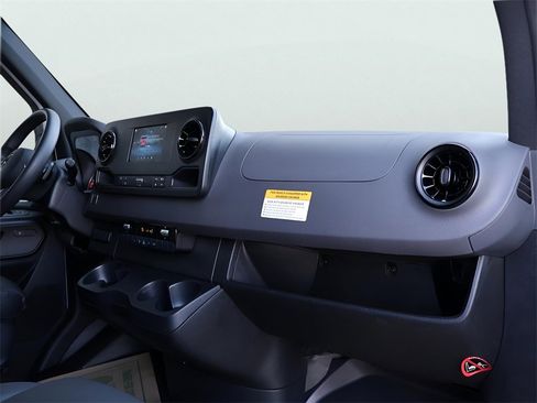 Used 2024 Mercedes-Benz Sprinter 144 Cargo image 10