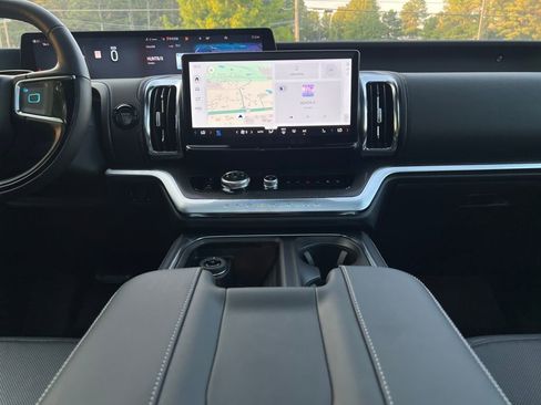 New 2025 Ford Expedition Platinum w/ Stealth Performance Package image 27