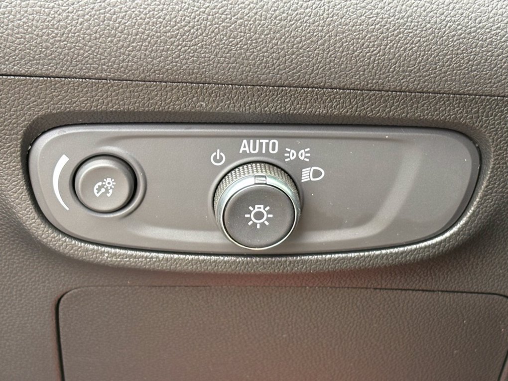 Used 2024 Buick Encore GX Sport Touring AWD/4WD image 41