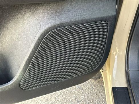 Used 2018 Toyota Tacoma TRD Off-Road image 21